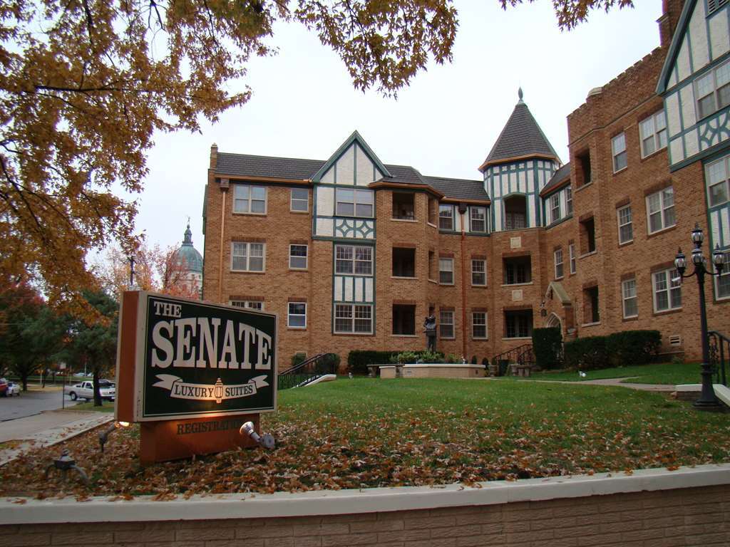 Senate Suites Extended Stay Hotel Topeka Exterior foto